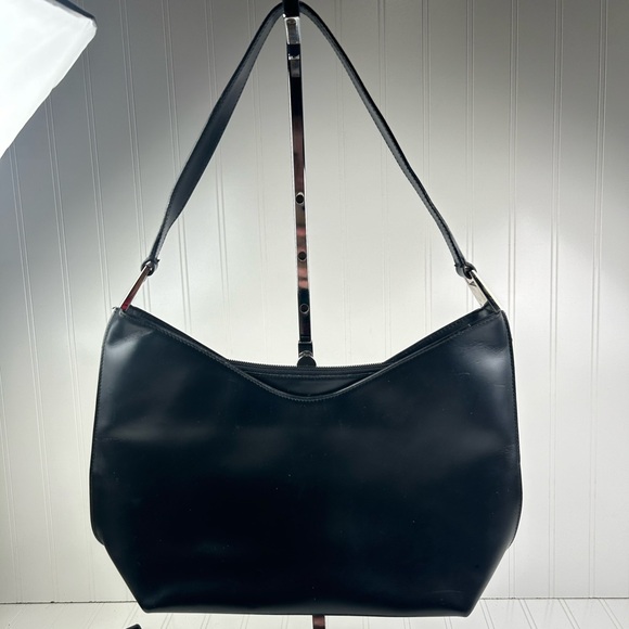 Gucci Black Leather Shoulder Bag - Picture 2 of 12